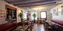 Atmosphère du Restaurant LA TOURELLE 77 à Tournan-en-Brie - n°1