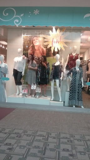 Shopping Mall «The Lakes Mall», reviews and photos, 5600 Harvey St, Muskegon, MI 49444, USA