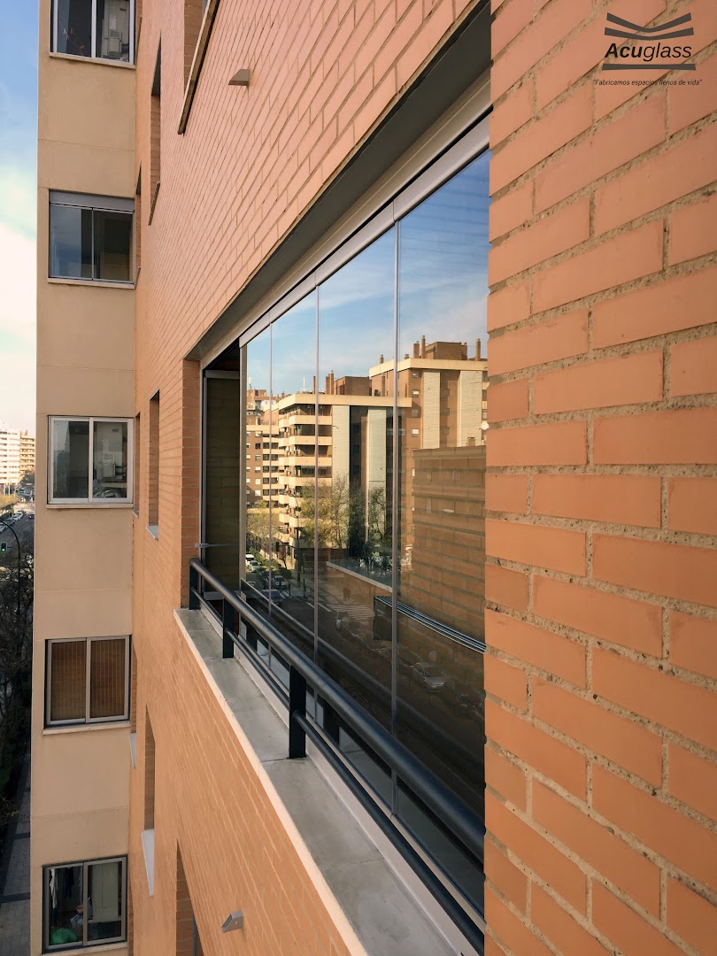 Acuglass - Cerramientos de Terrazas, Cortinas de Cristal y Pérgolas Bioclimáticas