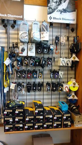 Camping Store «Erehwon Mountain Outfitter», reviews and photos, 599 West Glen Bay Avenue, Glendale, WI 53217, USA
