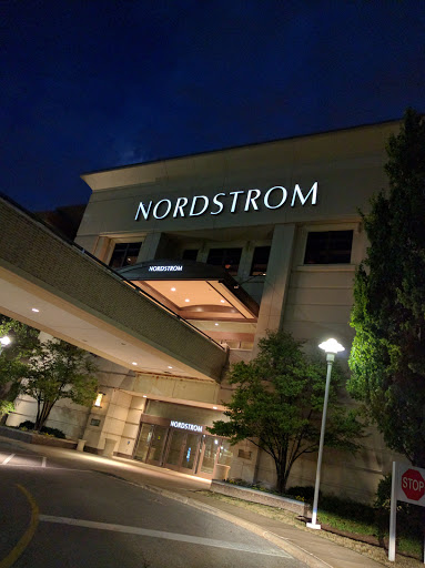 Nordstrom Beachwood Place, 26200 Cedar Rd, Beachwood, OH 44122, USA, 