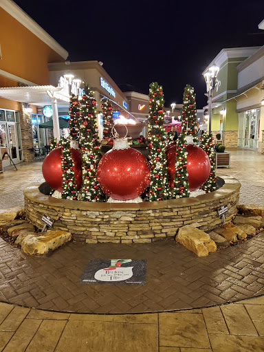 Shopping Mall «Asheville Outlets», reviews and photos, 800 Brevard Rd, Asheville, NC 28806, USA