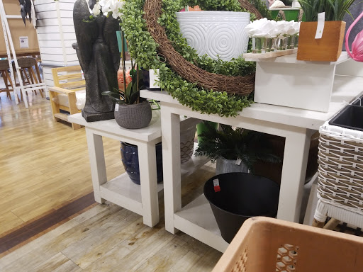 Department Store «HomeGoods», reviews and photos, 22940 Victory Blvd, Woodland Hills, CA 91367, USA