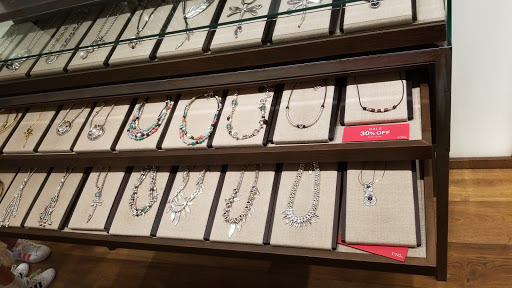 Jewelry Store «UNOde50», reviews and photos, 919 Lincoln Rd, Miami Beach, FL 33139, USA