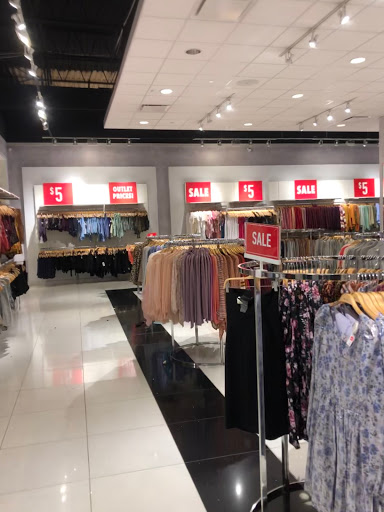 Clothing Store «Forever 21», reviews and photos, 651 Kapkowski Rd, Elizabeth, NJ 07201, USA