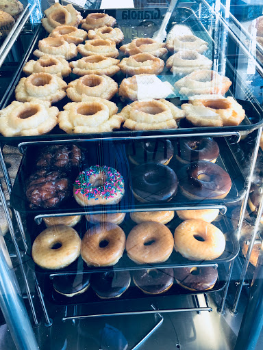Donut Shop «Yum Yum Donuts», reviews and photos, 8139 W Manchester Ave, Playa Del Rey, CA 90293, USA