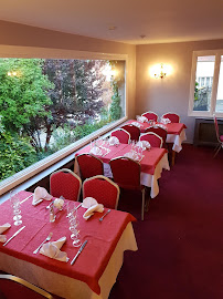 Atmosphère du Restaurant français Restaurant l'Orée de la Forêt à Ver-sur-Launette - n°13