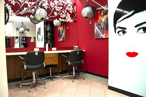 Hair Salon Er/Sie Simone Pöhli In Innsbruck