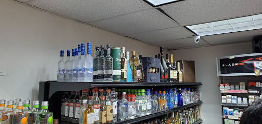 Liquor Store «Decatur Wine & Spirits», reviews and photos, 1789 Lawrenceville Hwy, Decatur, GA 30033, USA