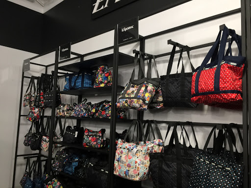 Department Store «Saks OFF 5TH», reviews and photos, 1675 Rockville Pike, Rockville, MD 20852, USA