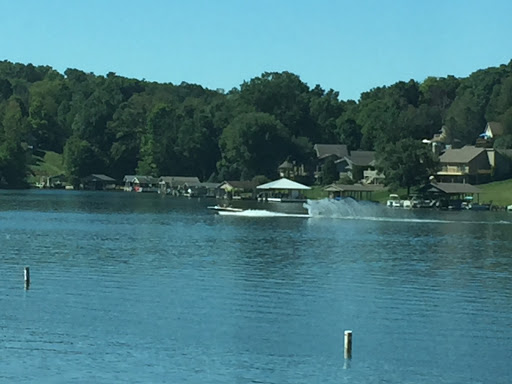 Tourist Attraction «Apple Valley Lake», reviews and photos, Apple Valley Dr, Howard, OH 43028, USA