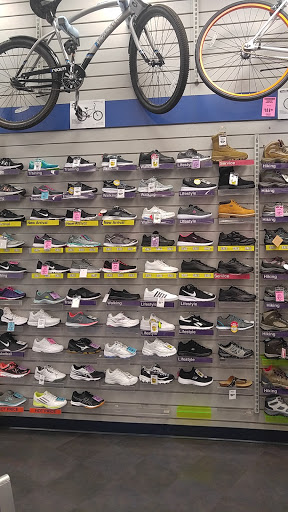 Sporting Goods Store «Big 5 Sporting Goods», reviews and photos, 1011 S Main St, Manteca, CA 95337, USA