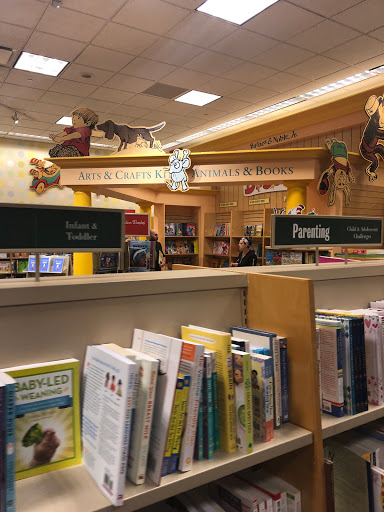 Book Store «Barnes & Noble», reviews and photos, 102 Commons Dr, Geneva, IL 60134, USA