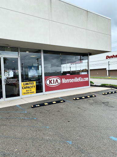 Kia Dealer «Monroeville Kia», reviews and photos, 3721 William Penn Hwy, Monroeville, PA 15146, USA