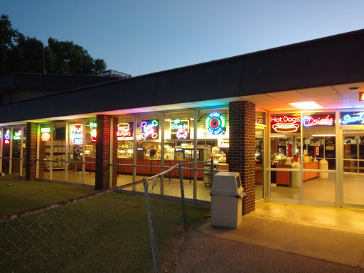 Drive-in Movie Theater «Starlite Drive-In Theatre», reviews and photos, 3900 S Hydraulic Ave, Wichita, KS 67216, USA