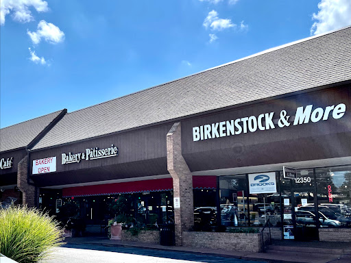 Westgate Centre, 12320 Olive Blvd, Creve Coeur, MO 63141, USA, 