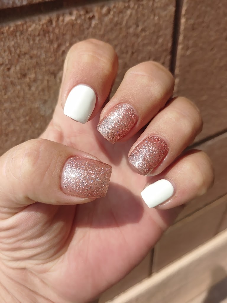 Nails World 93230