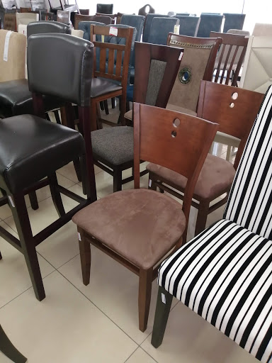 Dining chairs in Panama