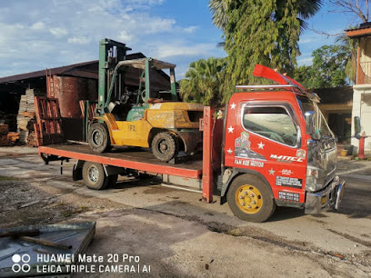 Towing / Crane / Carrier Services Available in Ipoh, Perak