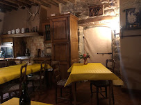 Atmosphère du Restaurant français Auberge Relais du Pitaval à Brullioles - n°18