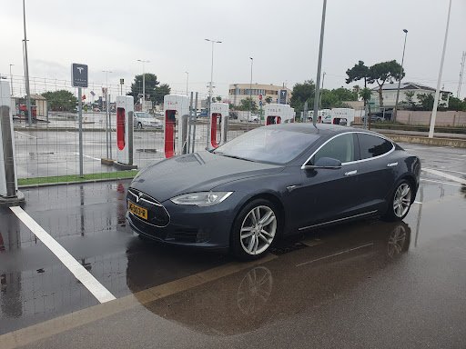Tesla Supercharger San Pedro