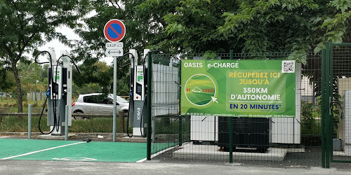 Borne de recharge de véhicules électriques EVBox Station de recharge Villenave-d'Ornon