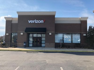 Cell Phone Store «Verizon», reviews and photos, 223 Indian Lake Blvd, Hendersonville, TN 37075, USA