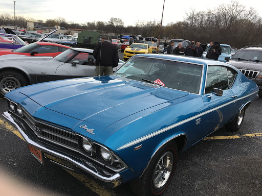 Used Car Dealer «North Shore Classics (Classic Car Dealership)», reviews and photos, 149 N Seymour Ave, Mundelein, IL 60060, USA