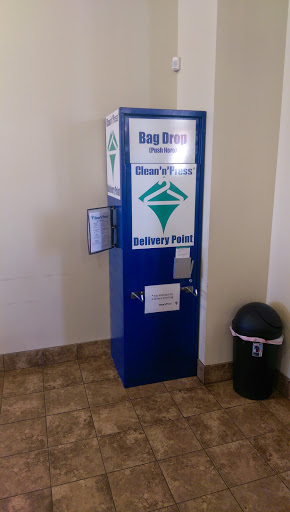 Laundromat «The Laundry Place Deluxe Laundromat», reviews and photos, 1475 University Ave W, St Paul, MN 55104, USA