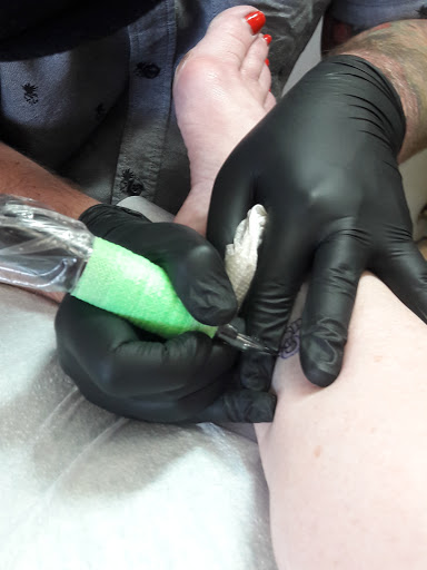 Tattoo Shop «Absolute Tattoo and Piercing», reviews and photos, 8055 Clairemont Mesa Blvd, San Diego, CA 92111, USA