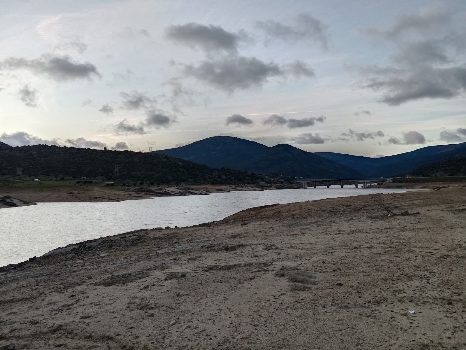 Photo of Embalse el Burguillo with very clean level of cleanliness