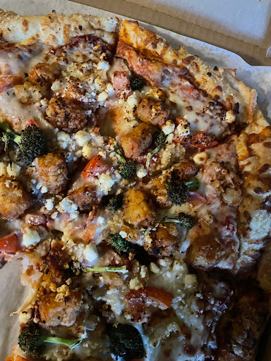 Pizza Restaurant «Schmizza Pub & Grub Broadway», reviews and photos, 628 NE Broadway St, Portland, OR 97232, USA