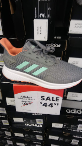 Shoe Store «Shoe Carnival», reviews and photos, 5005 Salem Ave, Dayton, OH 45426, USA