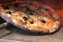 Pizza du Pizzeria Bella Napoli Food Truck Italien , Lagny-sur-Marne (Pizza cuite au feu du bois )) - n°4