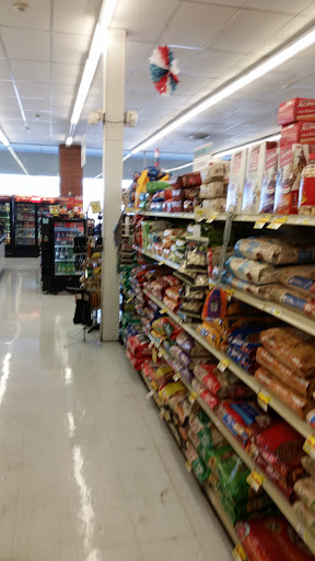 Grocery Store «Food Giant», reviews and photos, 940 S 12th St, Murray, KY 42071, USA