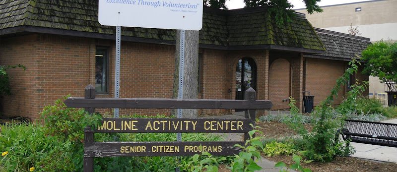 Exploring Senior Citizen Centers in the US: A Guide to Inglewood Senior Center and Moline Township Activity Center