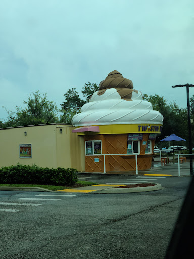 Ice Cream Shop «Twistee Treat Valrico», reviews and photos, 1886 FL-60, Brandon, FL 33511, USA