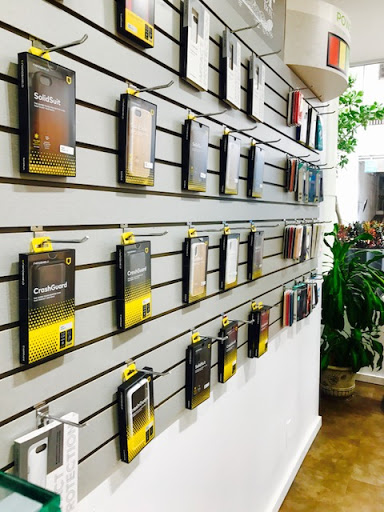 Mobile Phone Repair Shop «CPR Cell Phone Repair Downtown Miami», reviews and photos, 354 SE 1st St, Miami, FL 33131, USA