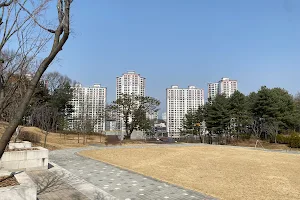 Saejeokgul Park image