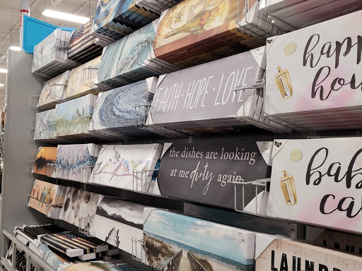 Home Goods Store «At Home», reviews and photos, 2101 S Telegraph Rd, Bloomfield Hills, MI 48302, USA