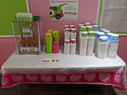 Frozen Yogurt Shop «sweetFrog», reviews and photos, 34 Shunpike Rd #28, Cromwell, CT 06416, USA