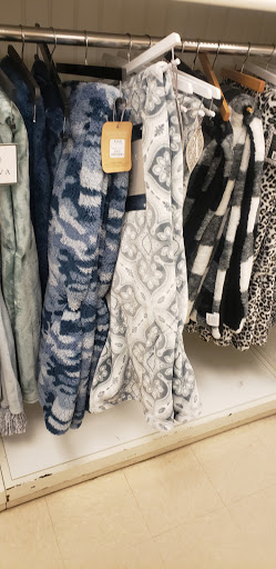 Department Store «Marshalls», reviews and photos, 3485 Steelyard Dr, Cleveland, OH 44109, USA