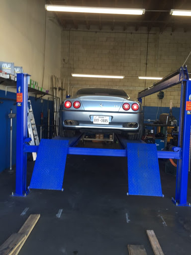 Muffler Technician image
