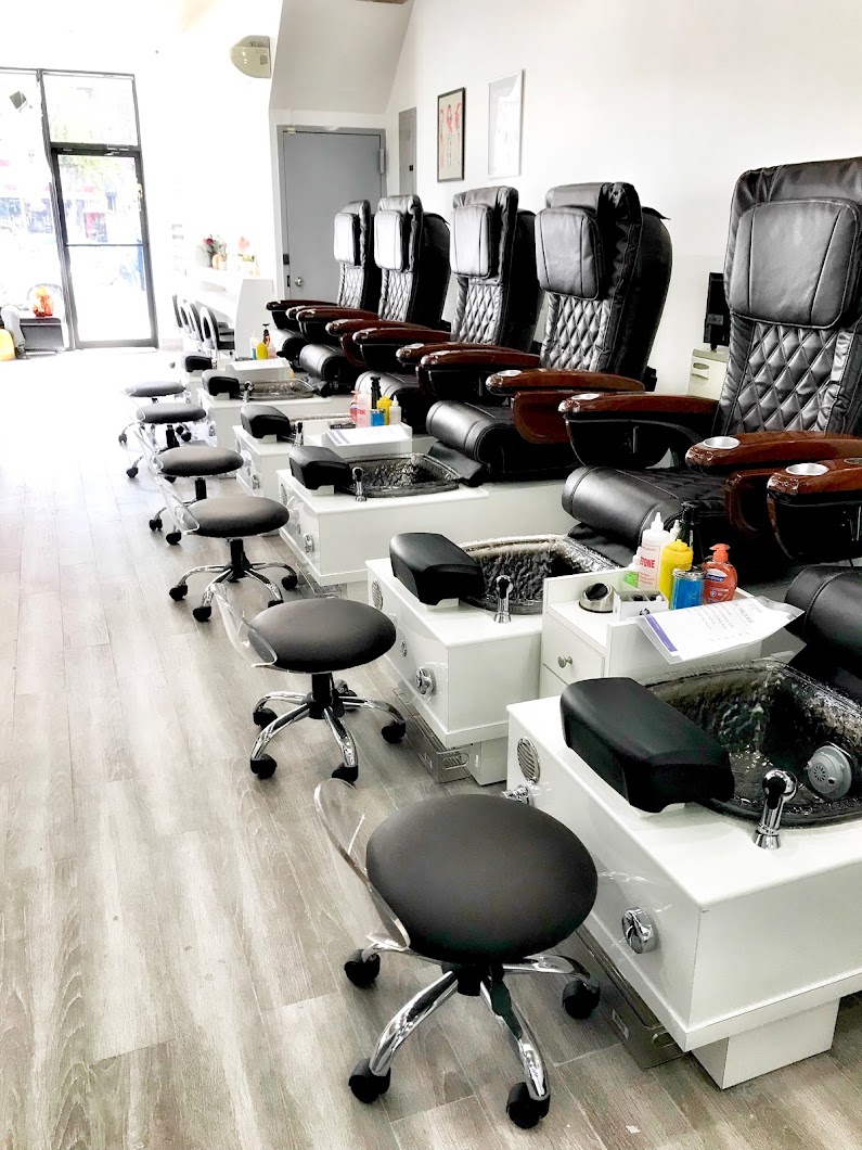 Le Charme Nail Spa