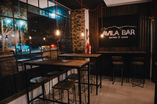 Avila Bar | Hamburguesas y Tragos | Cerveza artesanal
