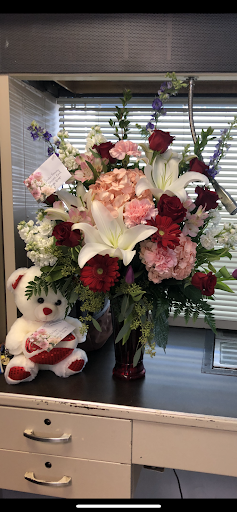 Florist «Flower Basket Florist», reviews and photos, 999 Howard Ave, Biloxi, MS 39530, USA