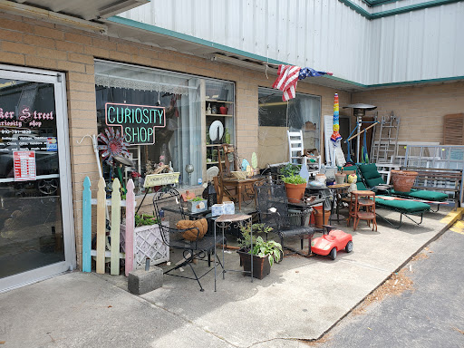 Baker Street Curiosity Shop, 6780 Market St, Wilmington, NC 28405, USA, 