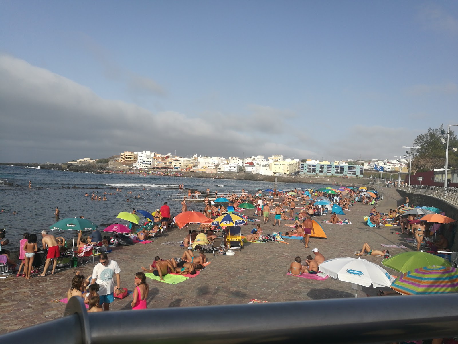 Φωτογραφία του Playa Las Salinas με μικρή ευθεία ακτή