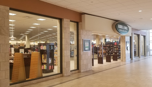 Book Store «Barnes & Noble», reviews and photos, 112 Eisenhower Pkwy, Livingston, NJ 07039, USA