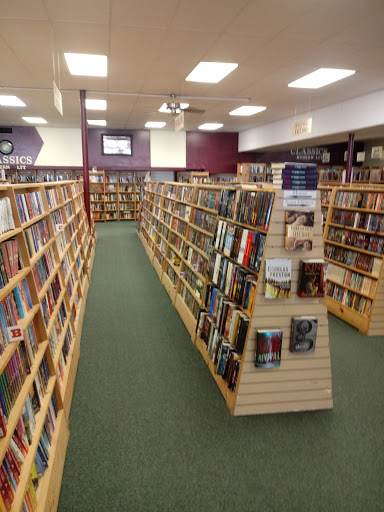 Used Book Store «Book-A-Holic Inc», reviews and photos, 924 S Oliver St, Wichita, KS 67218, USA